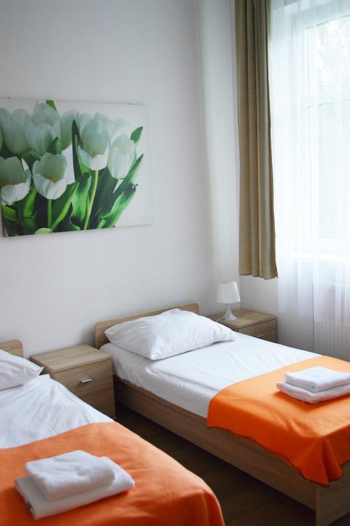 Hotel Monika Краков Экстерьер фото
